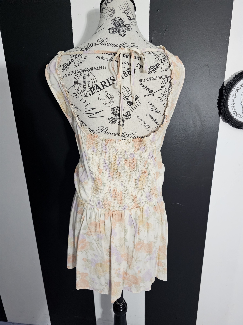 torrid Cream Floral Tie-Front Tank Top - Picture 5 of 7